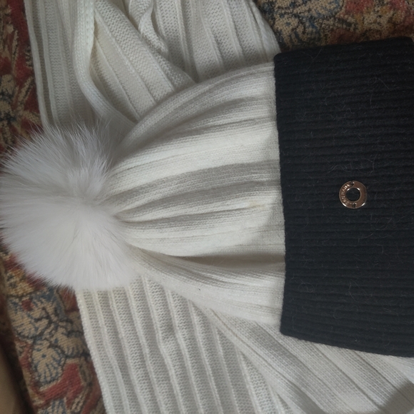 Loro Piana hat + scarf bundle NWT - Picture 8 of 9